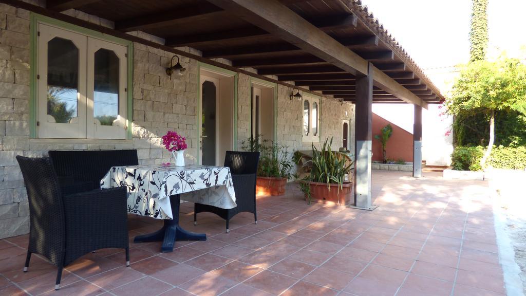 La Villa Rosa Al Mare Pozzallo Exteriör bild